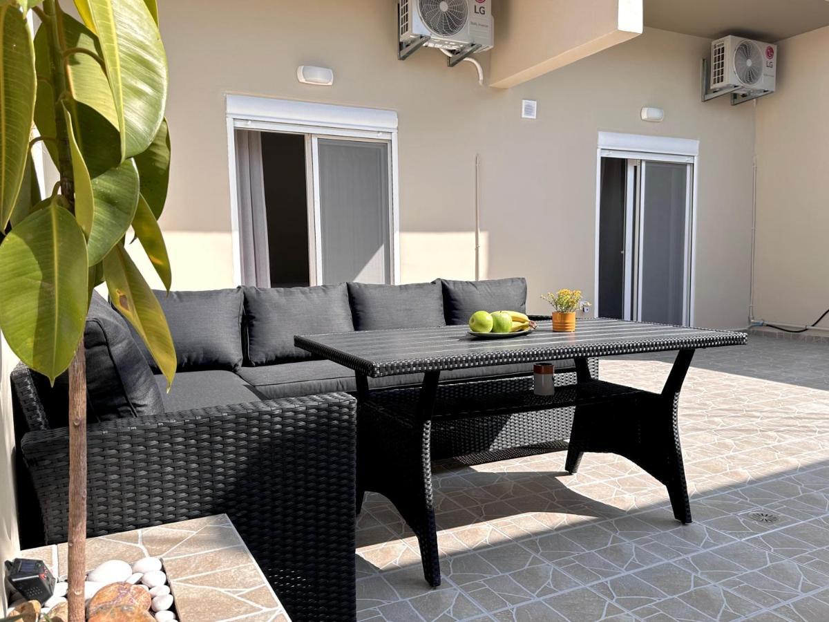 Seaside Deluxe Apartment Ialysos  Dış mekan fotoğraf