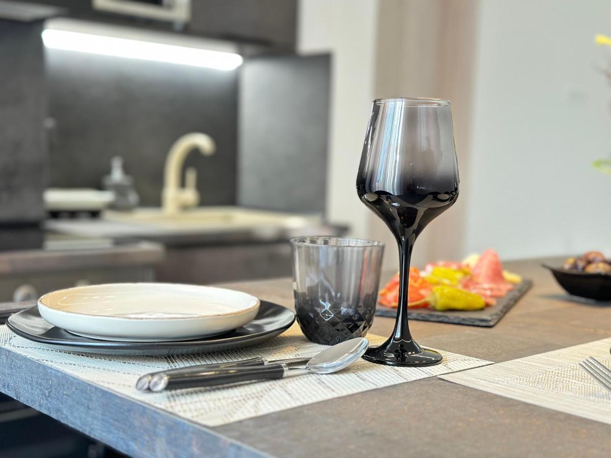 Seaside Deluxe Apartment Ialysos  Dış mekan fotoğraf