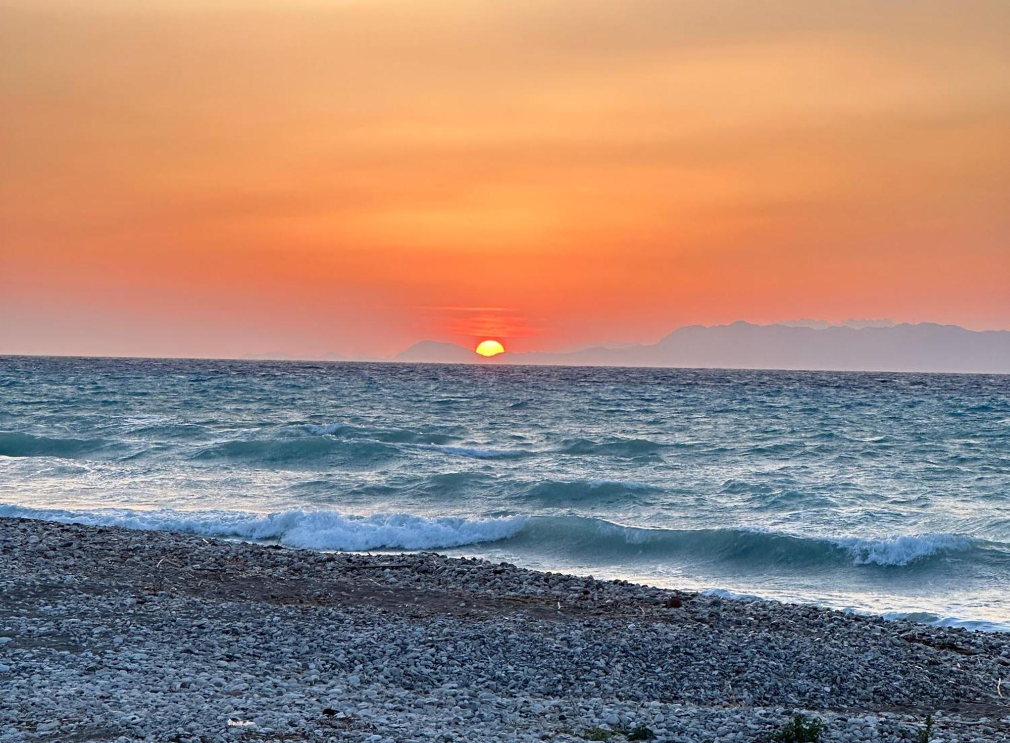 Seaside Deluxe Apartment Ialysos  Dış mekan fotoğraf