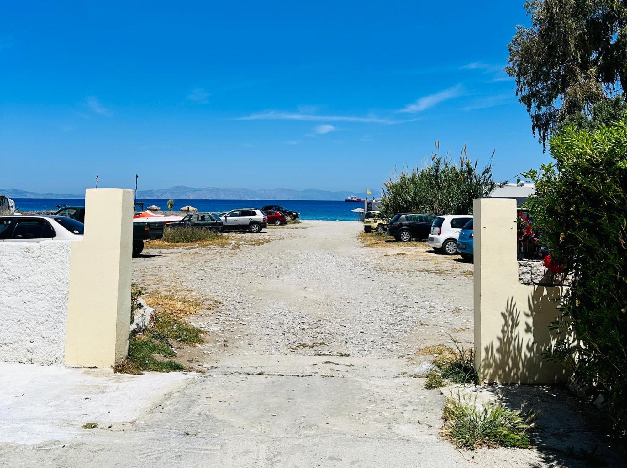 Seaside Deluxe Apartment Ialysos  Dış mekan fotoğraf