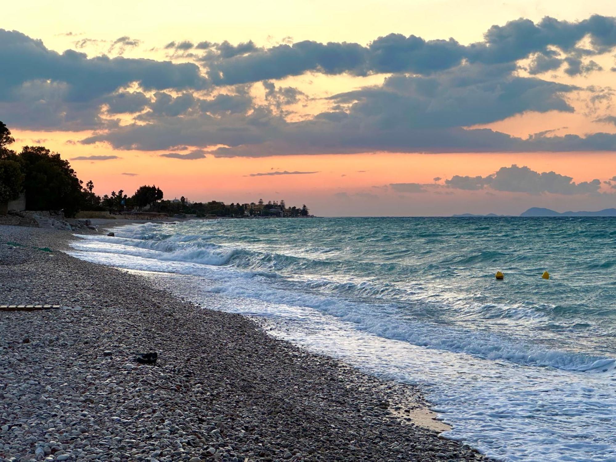 Seaside Deluxe Apartment Ialysos  Dış mekan fotoğraf